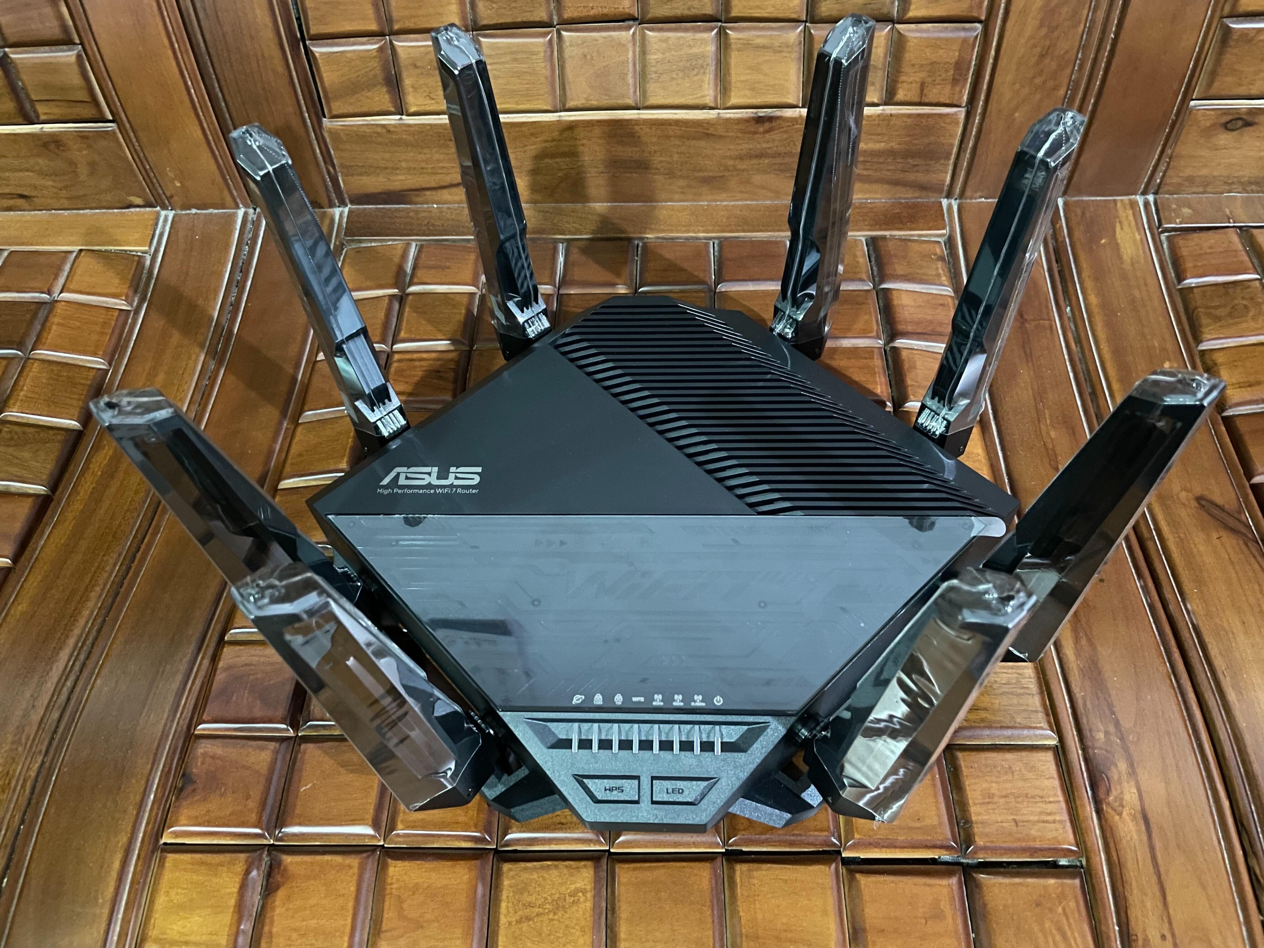 ASUS RT-BE96U Wi-Fi 7 路由器開箱實拍二