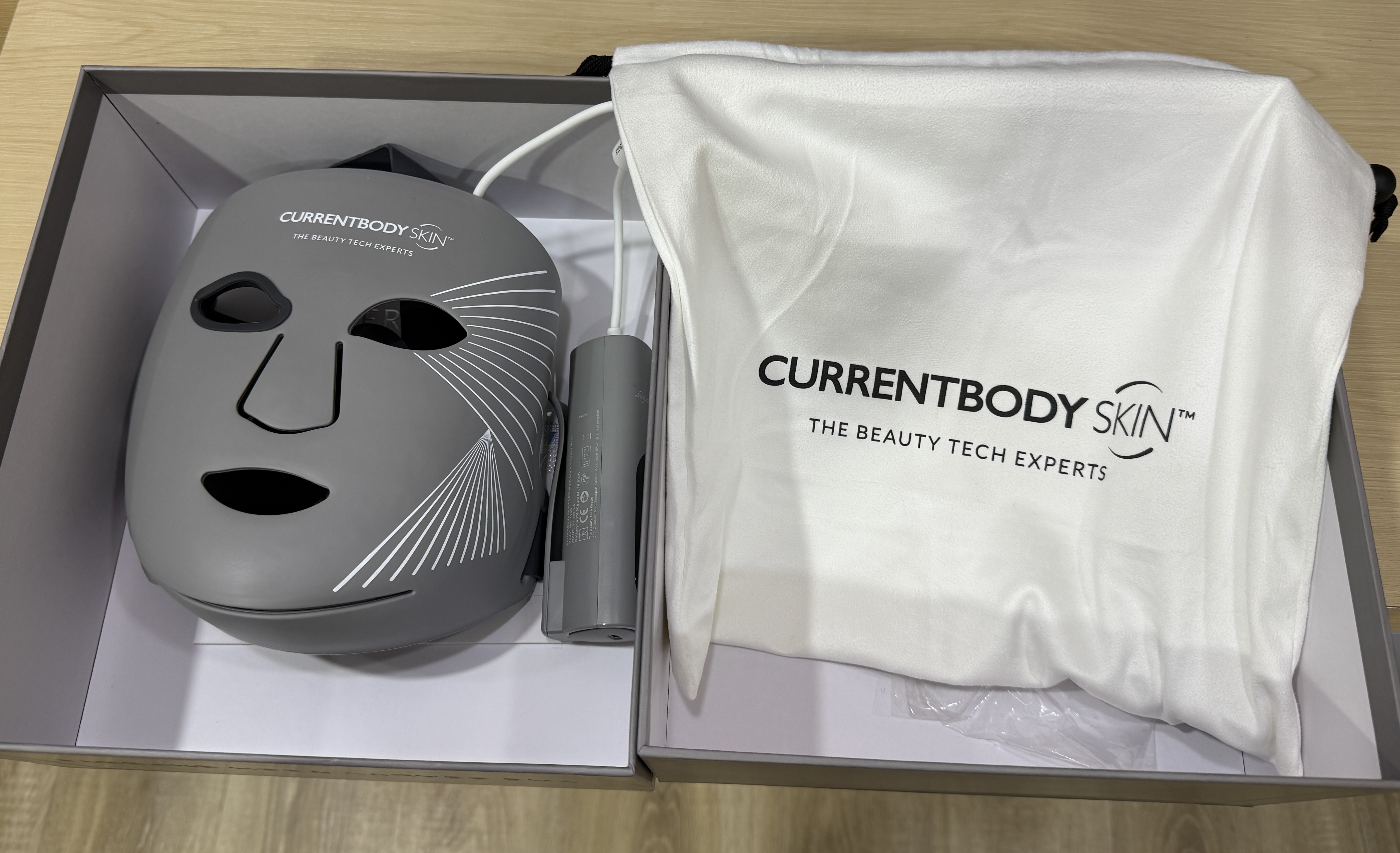 CurrentBody LED 光療面膜開箱圖